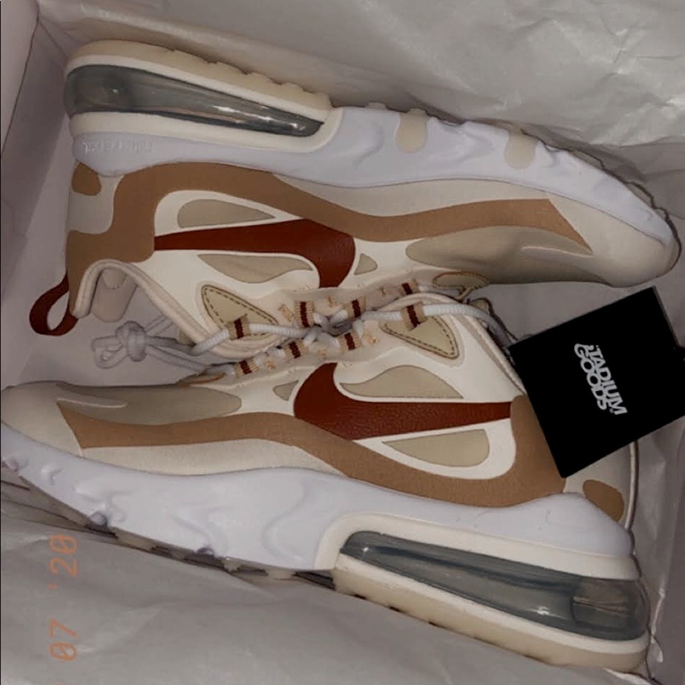 Wmns Air Max 270 React 'Equestrian' Team Gold